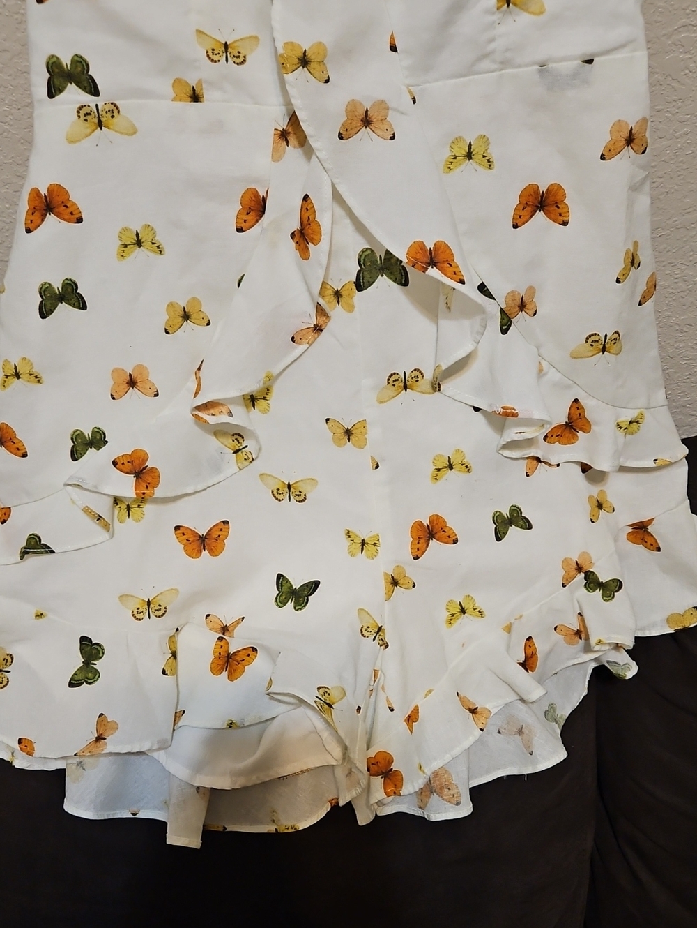 White Butterfly-Print Ruffle Romper - Picture 3 of 11